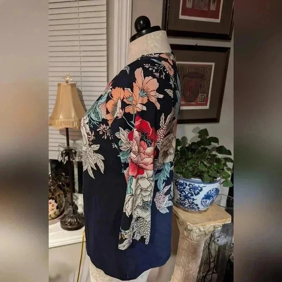 Charter Club Women's Floral Top Size L - Picture 15 of 16